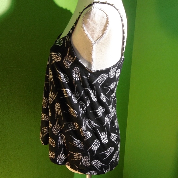 Too Fast Brand..Black/White Skeleton Hand Tank - Picture 7 of 8